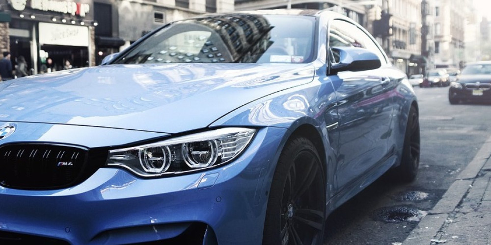 Bmw 768688 1280